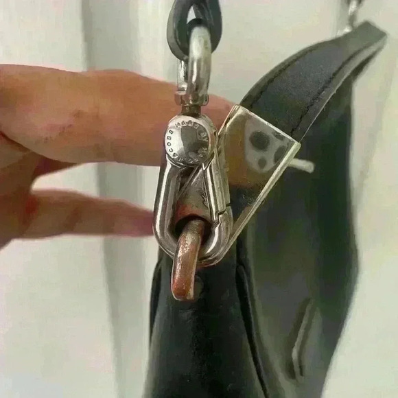 MARC By MARC JACOBS Small Crossbody (minimal discoloration on hinges) - Picture 7 of 12